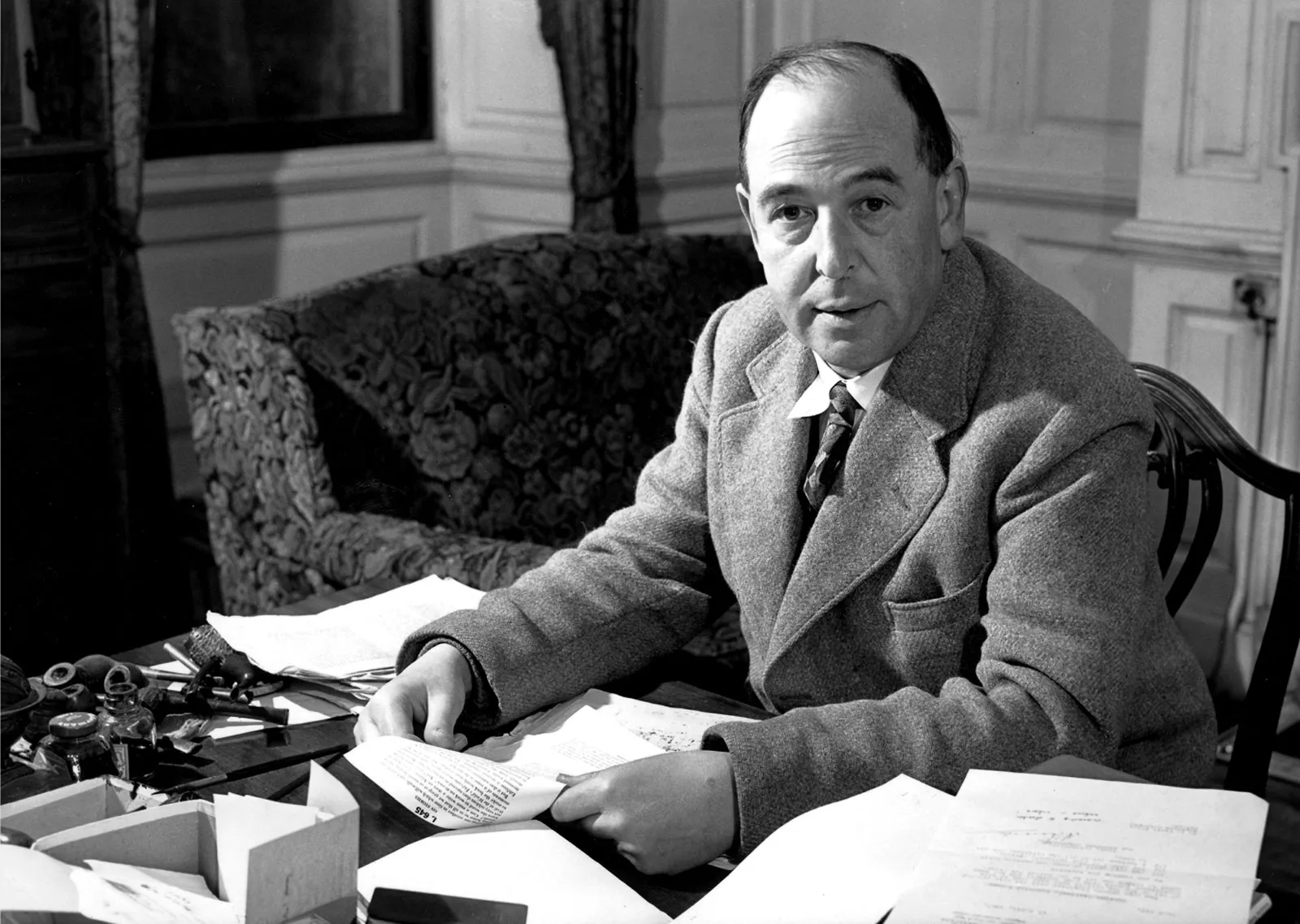CS-Lewis.webp
